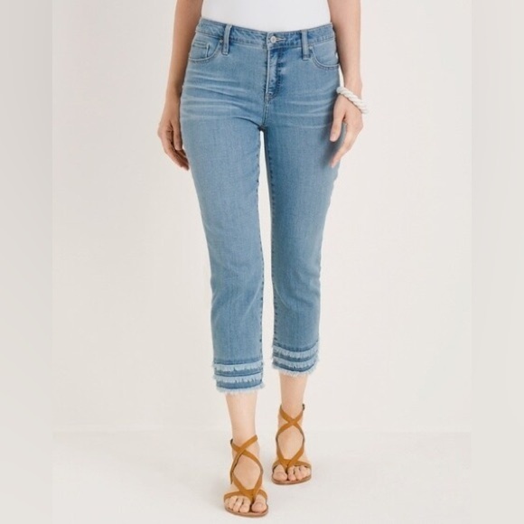 Chico's So Slimming Frayed-Hem Girlfriend Crops - Picture 1 of 13
